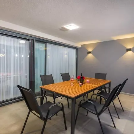 Pool House Klarici Juršići